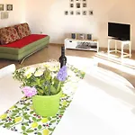 Lägenhet Culic-2 By Interhome
